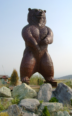 large grizzly bear sculpture
